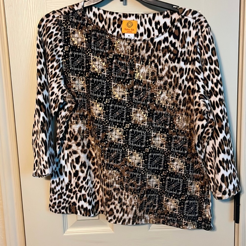Ruby rd petite large print blouse